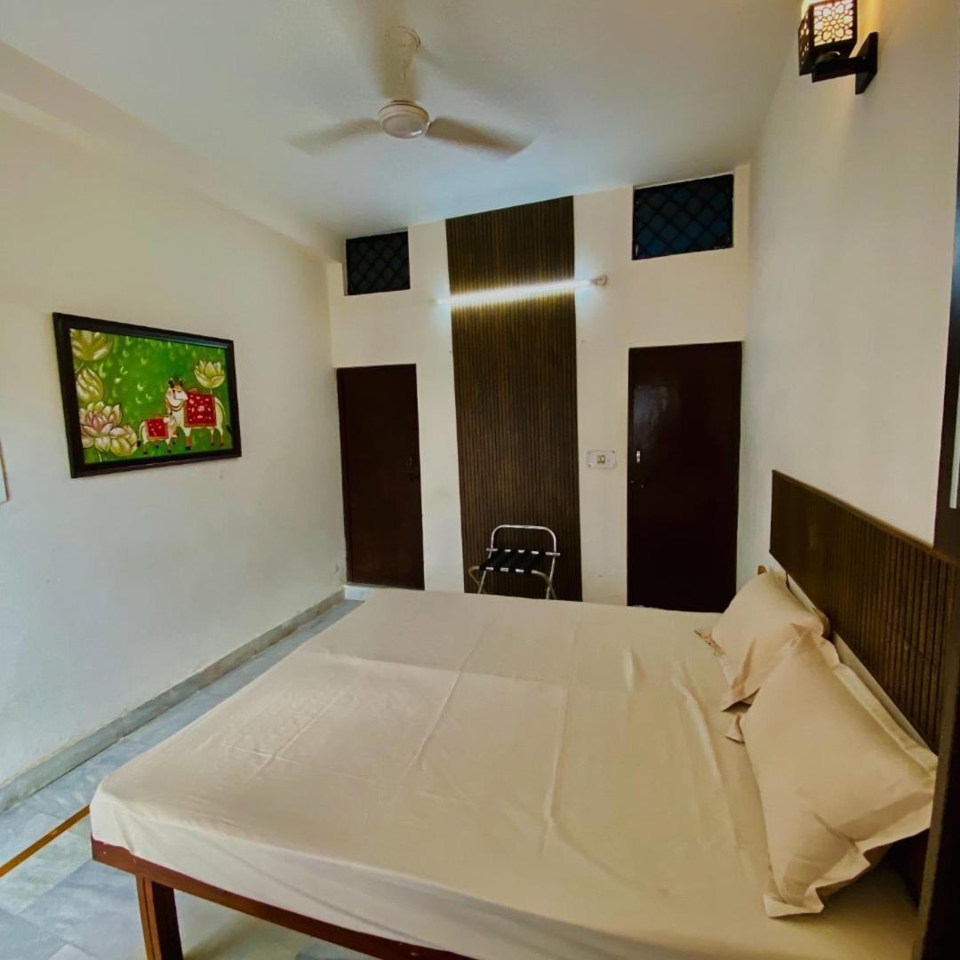 Holy Cow Hotel Rishikesh Exterior photo